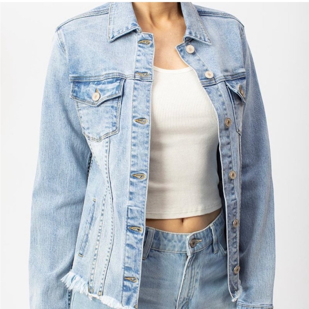NWOT KANCAN DENIM JEAN JACKET sz M frayed BRAND-NEW, NEVER WORN!